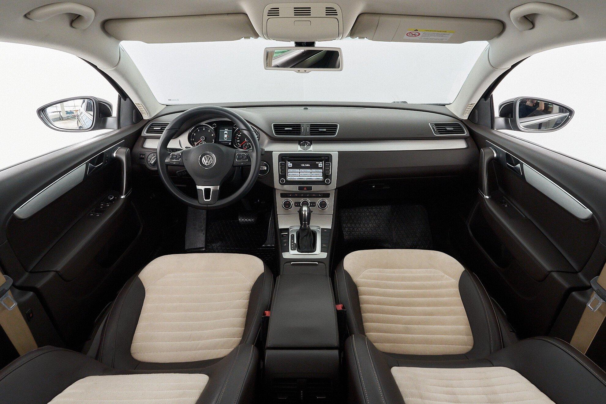 Volkswagen Passat 2013, черный