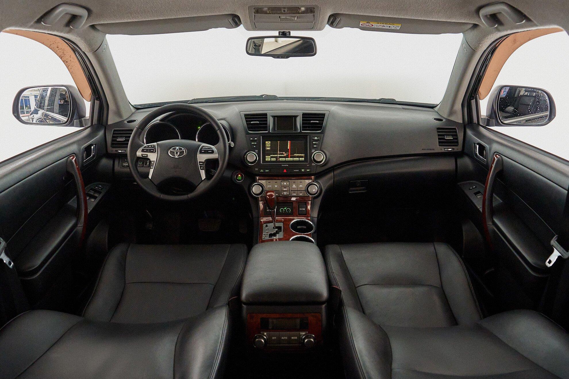 Toyota Highlander 2012, черный