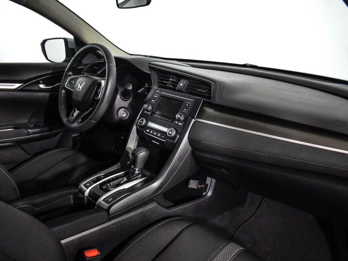 Honda Civic 2018, серебряный