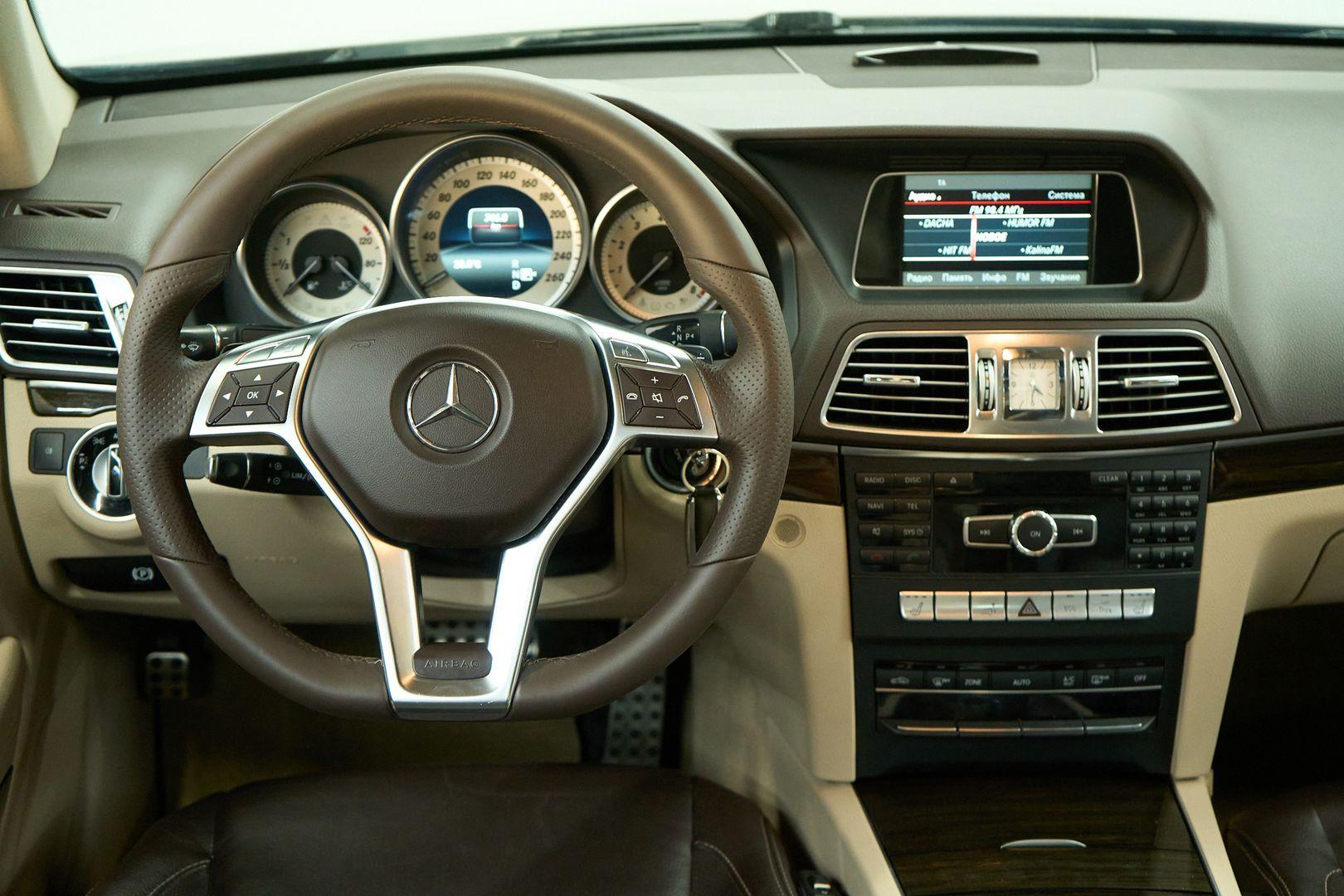 Mercedes-Benz E-Класс 2014, коричневый