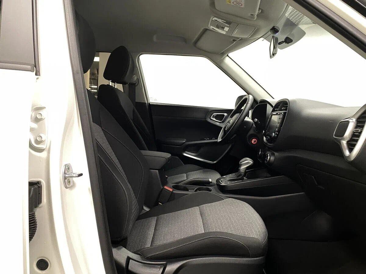 Kia Soul 2022, белый
