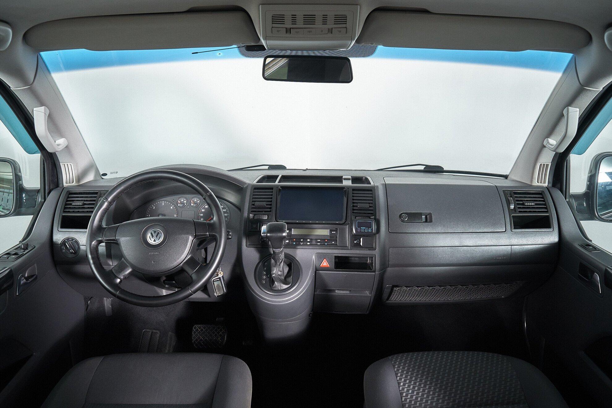 Volkswagen Caravelle 2008, черный
