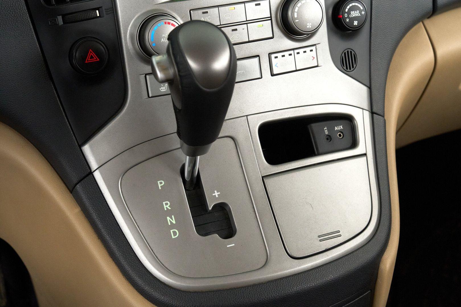 Hyundai Grand Starex 2012, черный