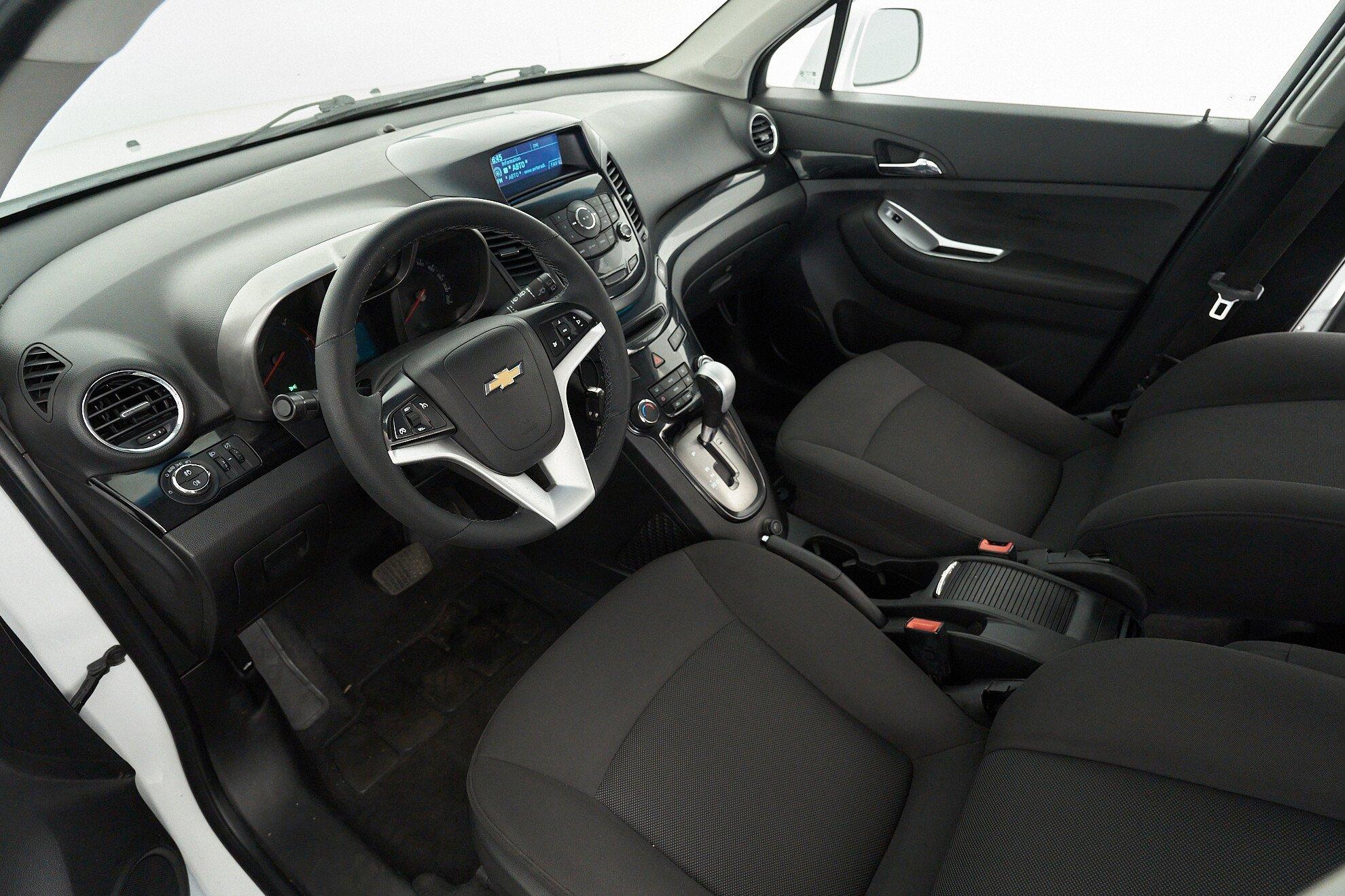 Chevrolet Orlando 2013, белый