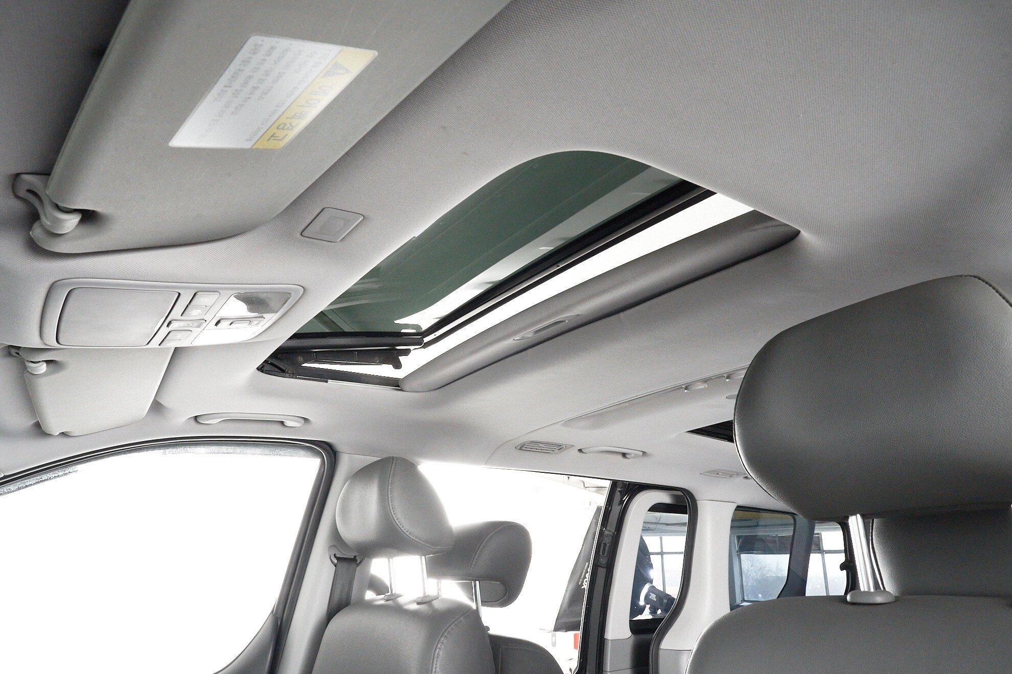 Hyundai Grand Starex 2011, черный