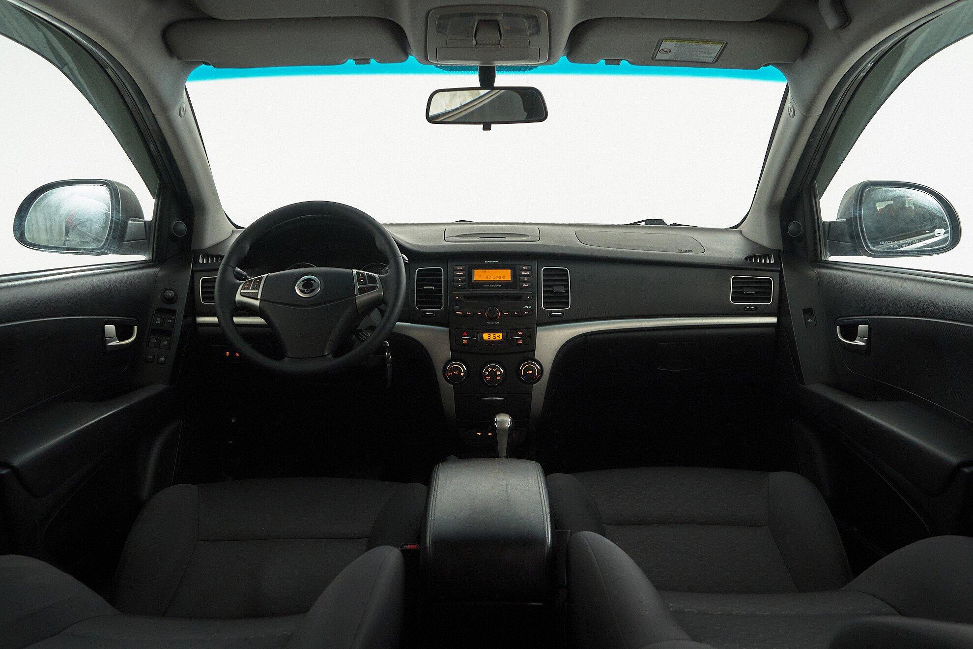 SsangYong Actyon 2013, серый
