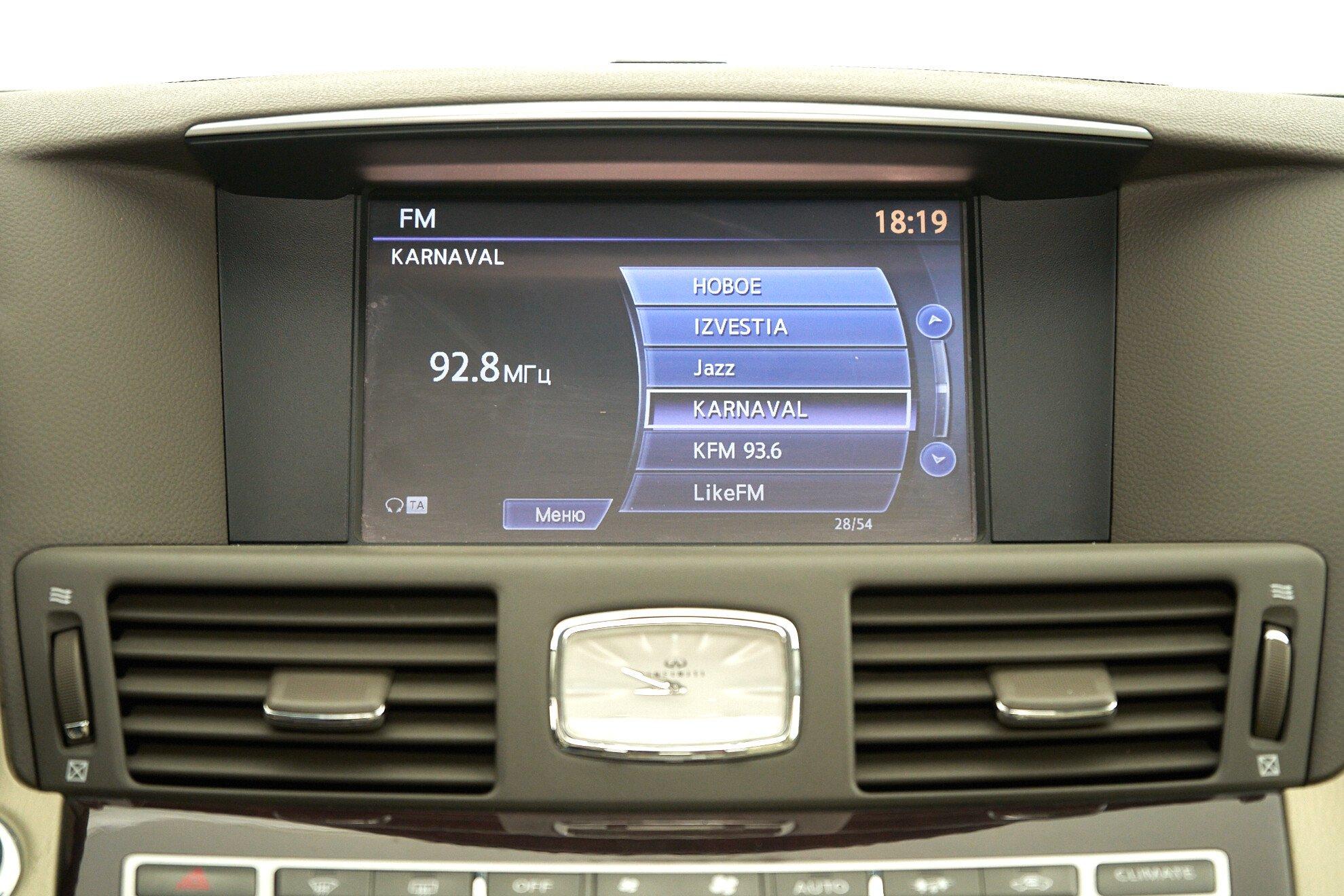 Infiniti Q70 2014, черный