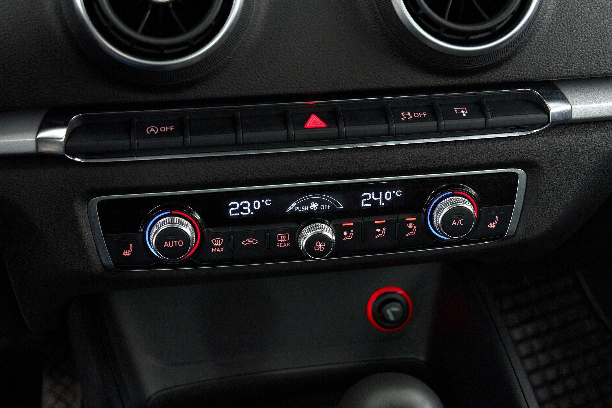 Audi A3 2014, белый