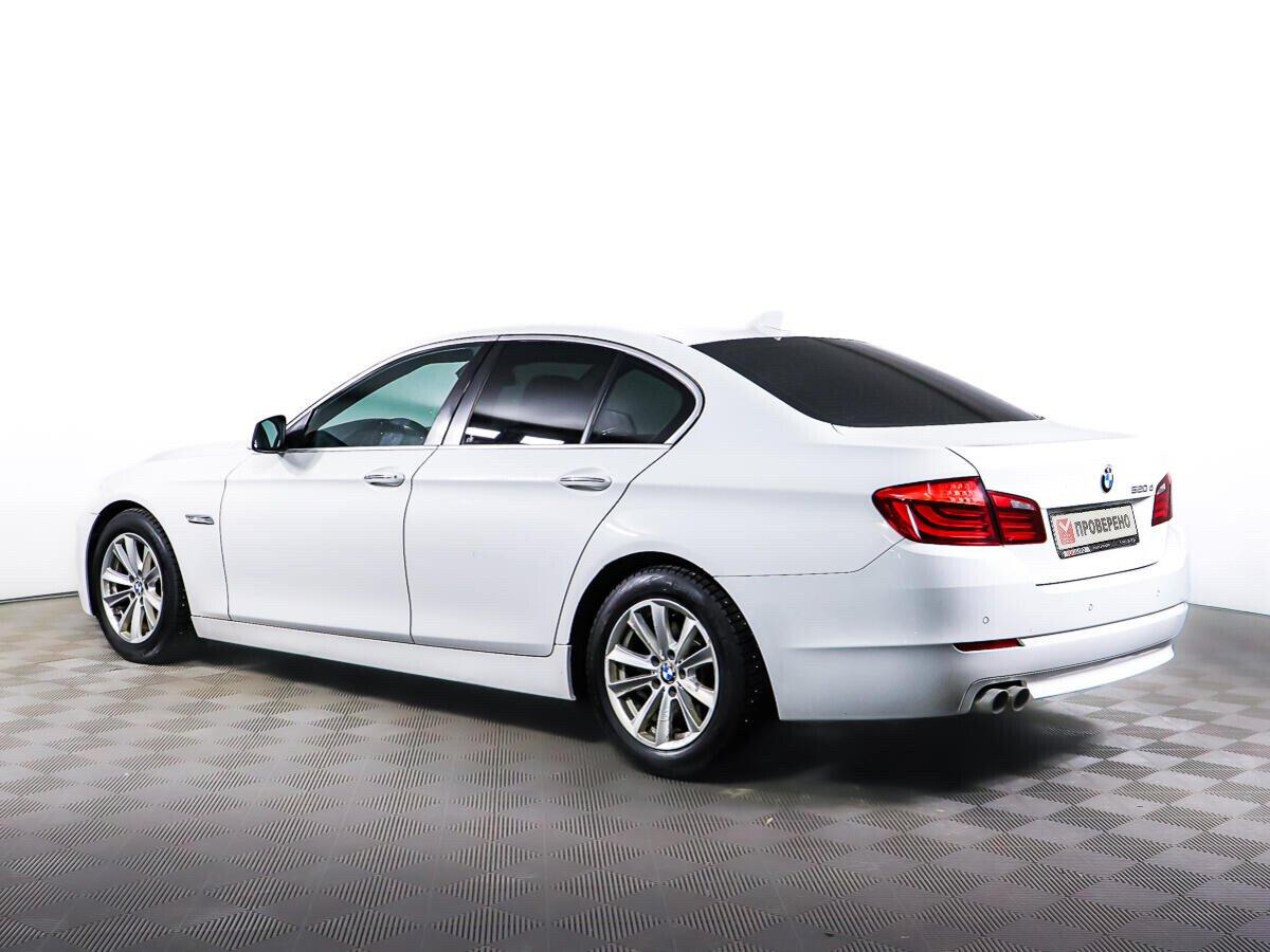 BMW 5 серии 2012, белый