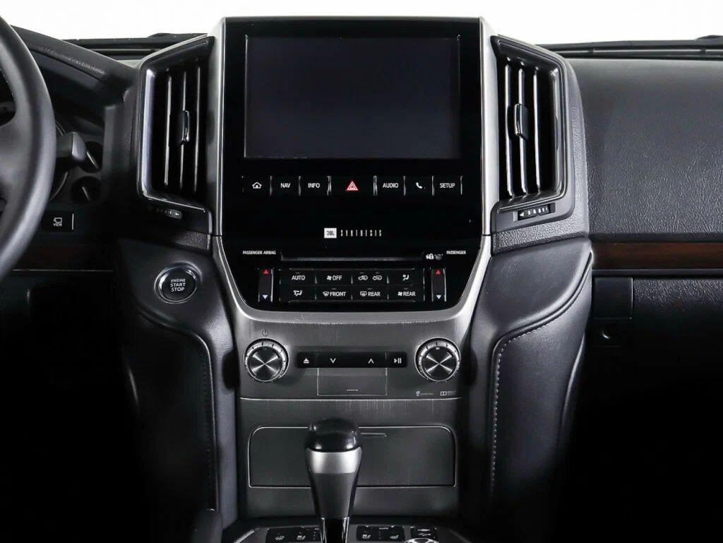 Toyota Land Cruiser 2019, черный