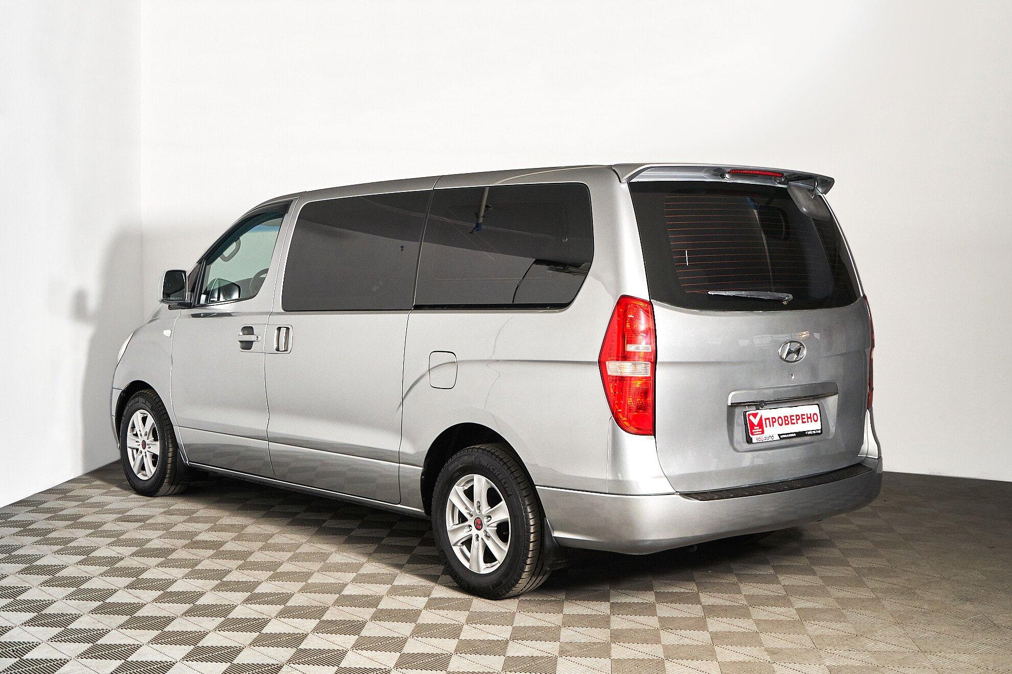 Hyundai Grand Starex 2010, серебряный