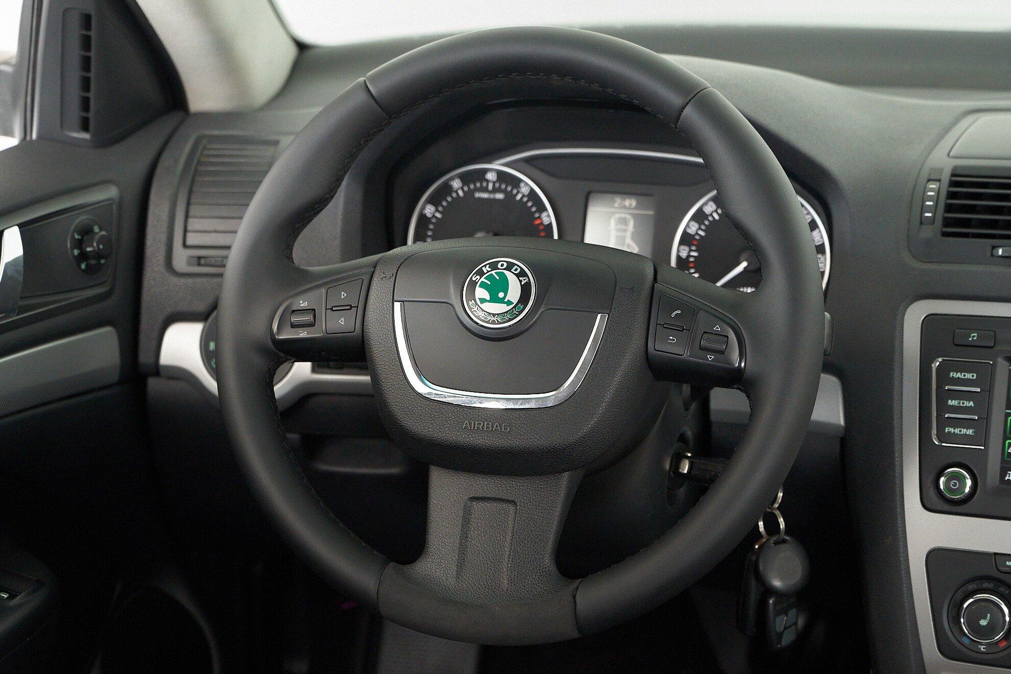 Skoda Octavia 2013, бежевый