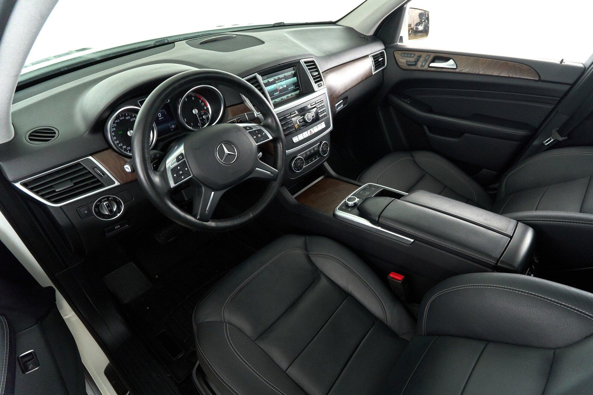 Mercedes-Benz M-Класс 2014, белый