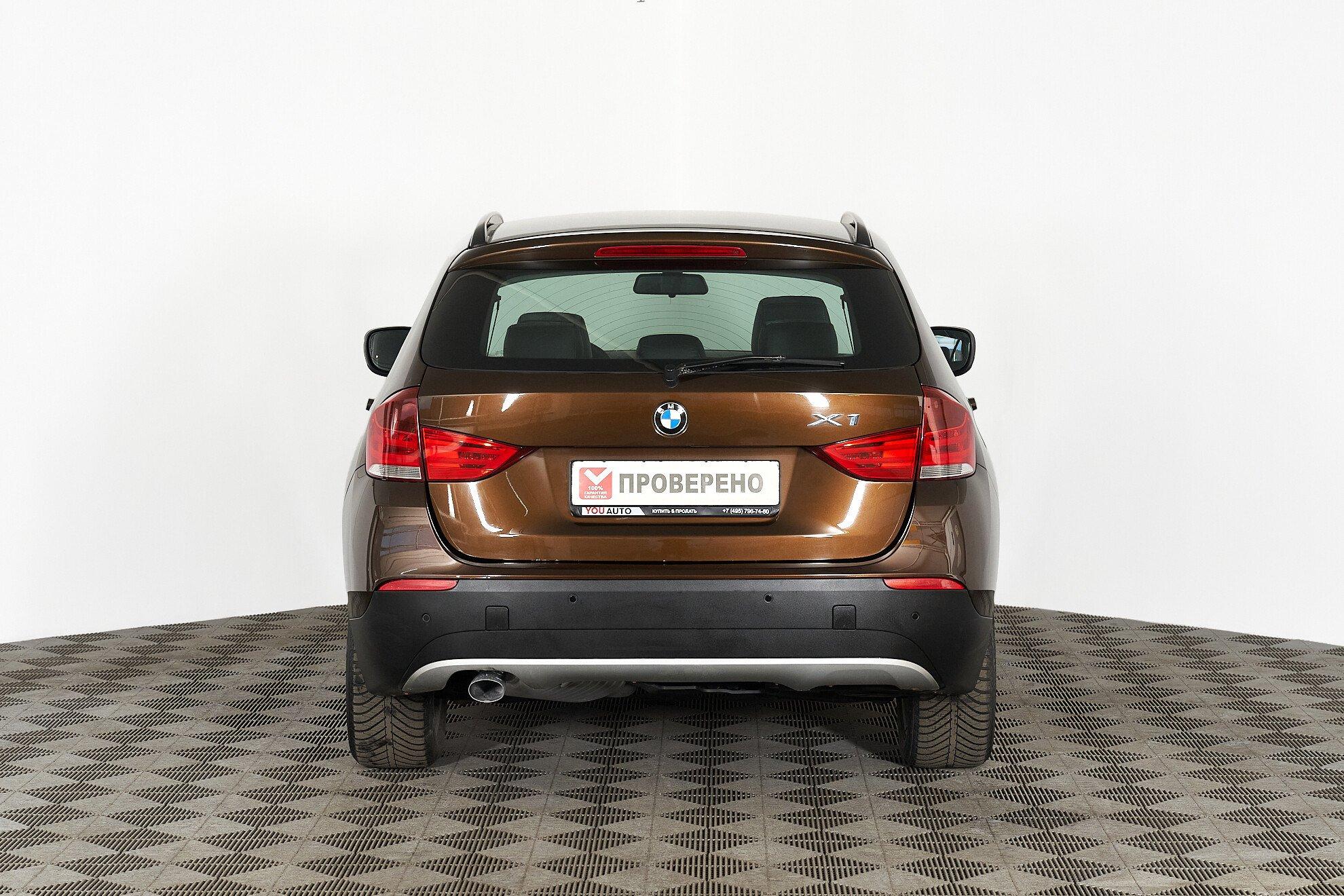 BMW X1 2011, коричневый