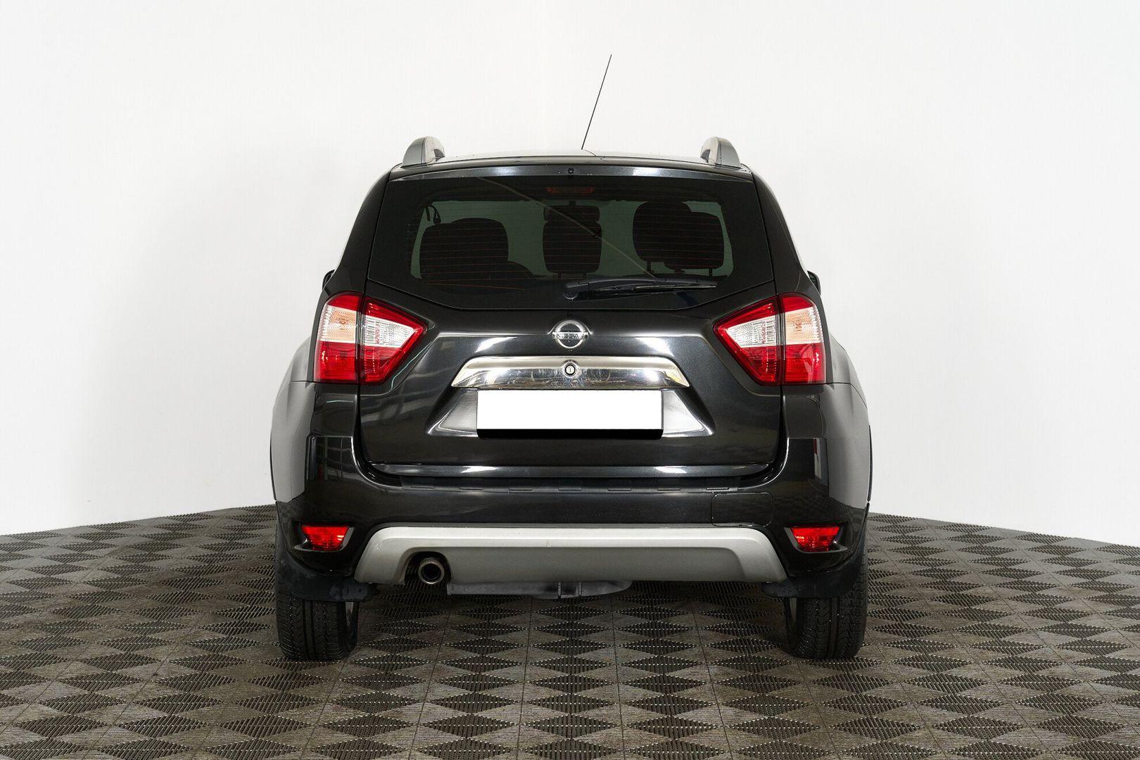 Nissan Terrano 2015, черный