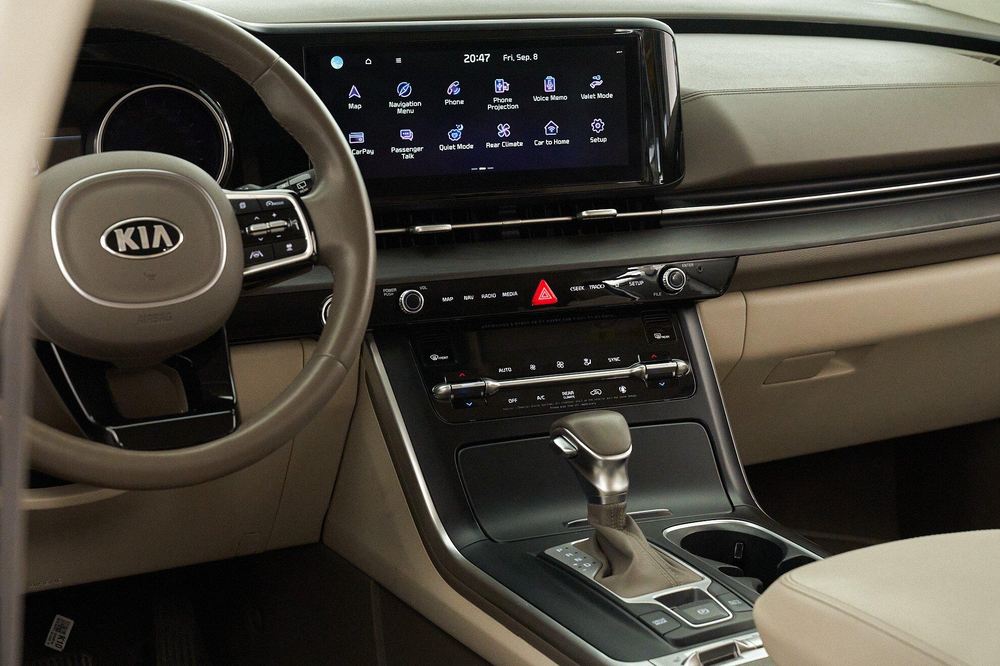 Kia Carnival 2021, белый