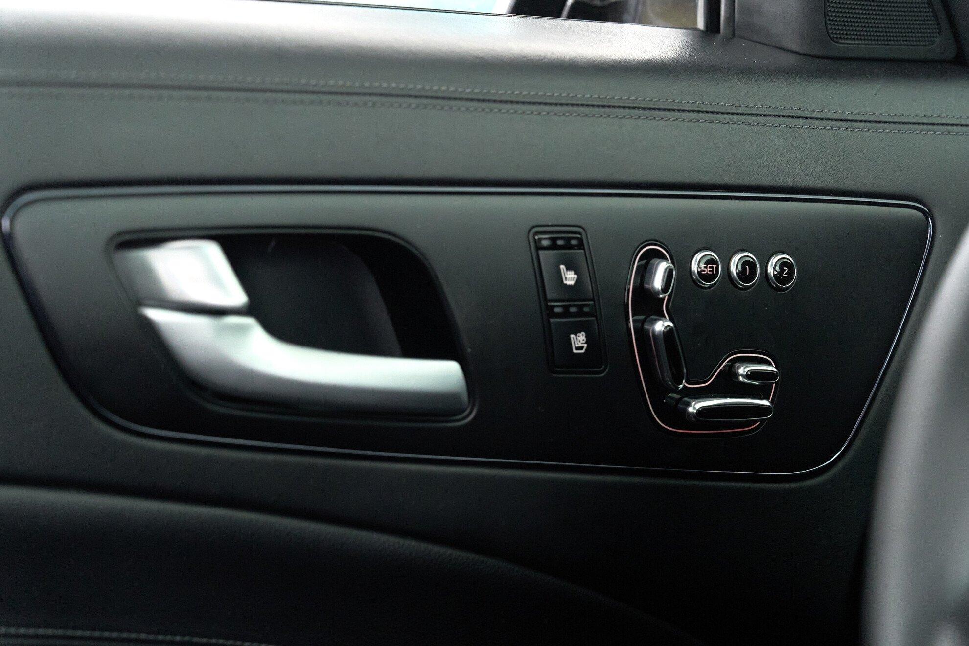 Kia Quoris 2015, черный