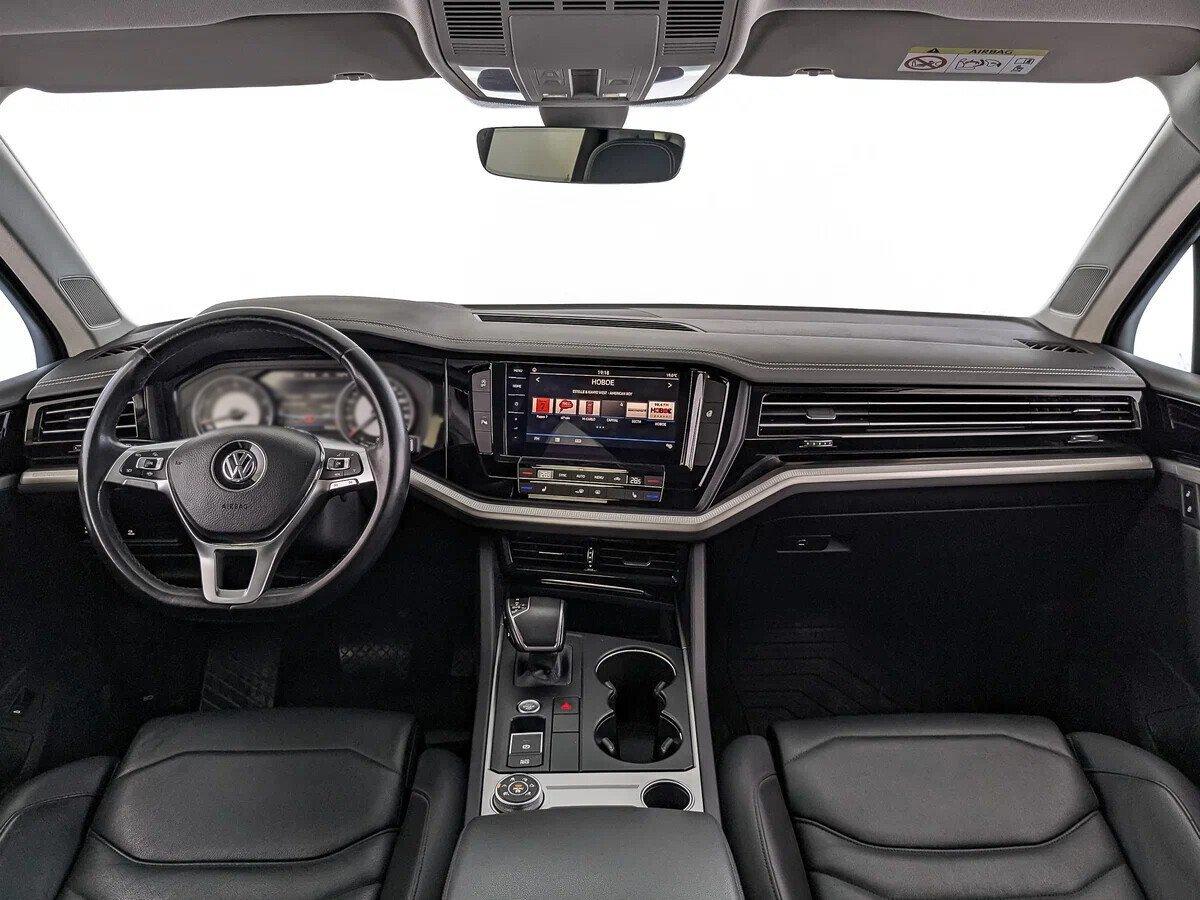 Volkswagen Touareg 2019, синий