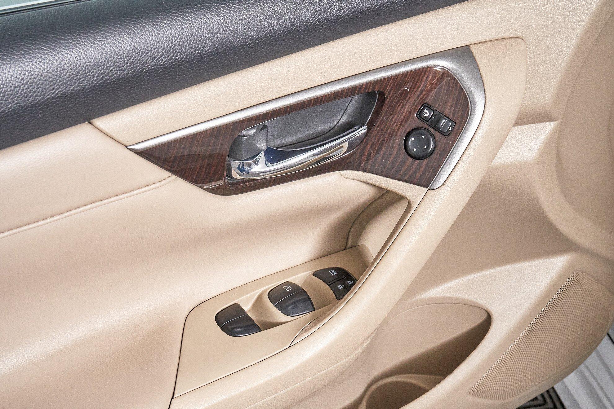Nissan Teana 2014, белый