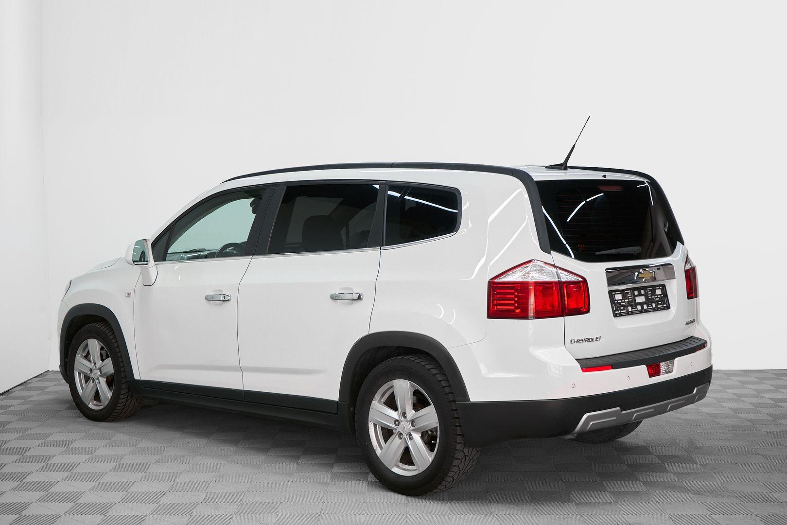 Chevrolet Orlando 2012, белый