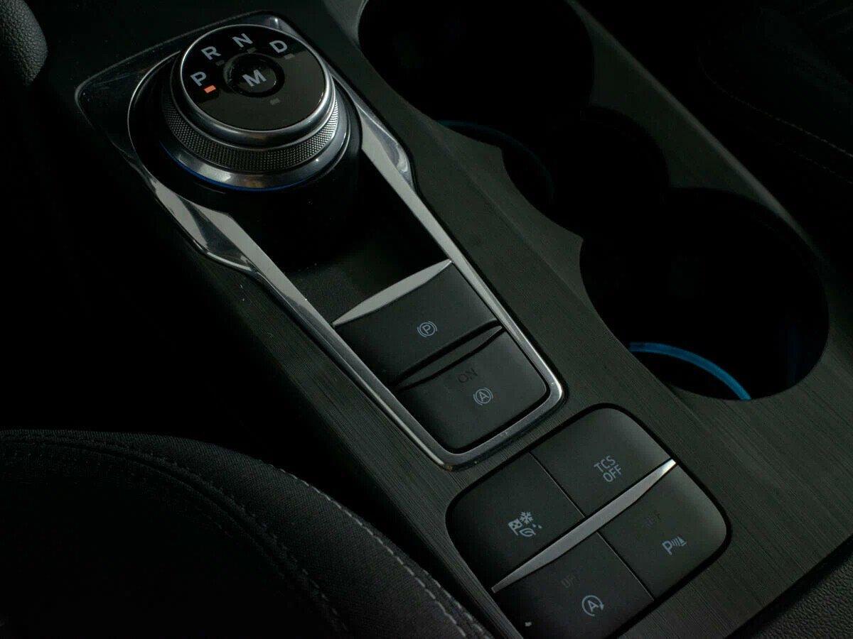 Ford Focus 2020, черный