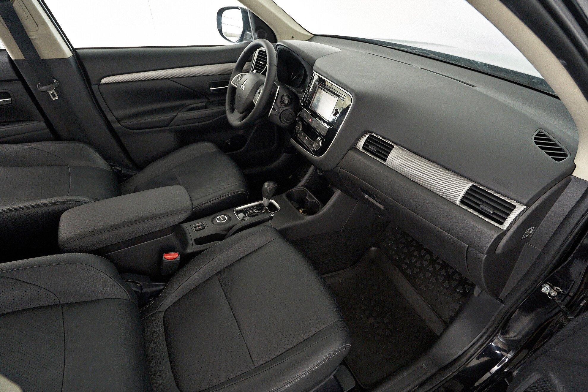Mitsubishi Outlander 2012, черный