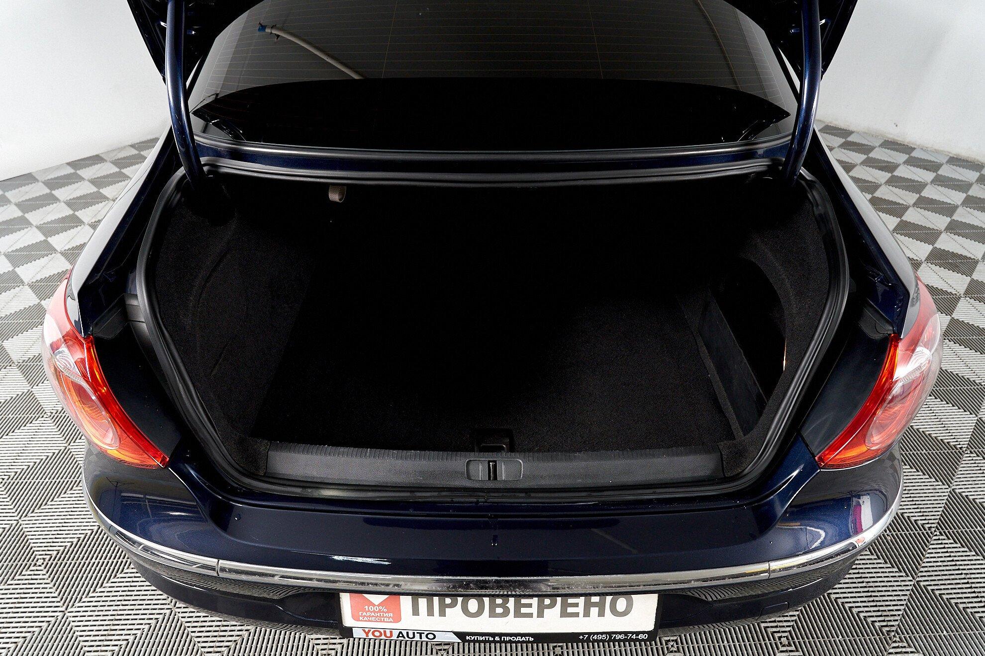 Volkswagen Passat CC 2011, синий