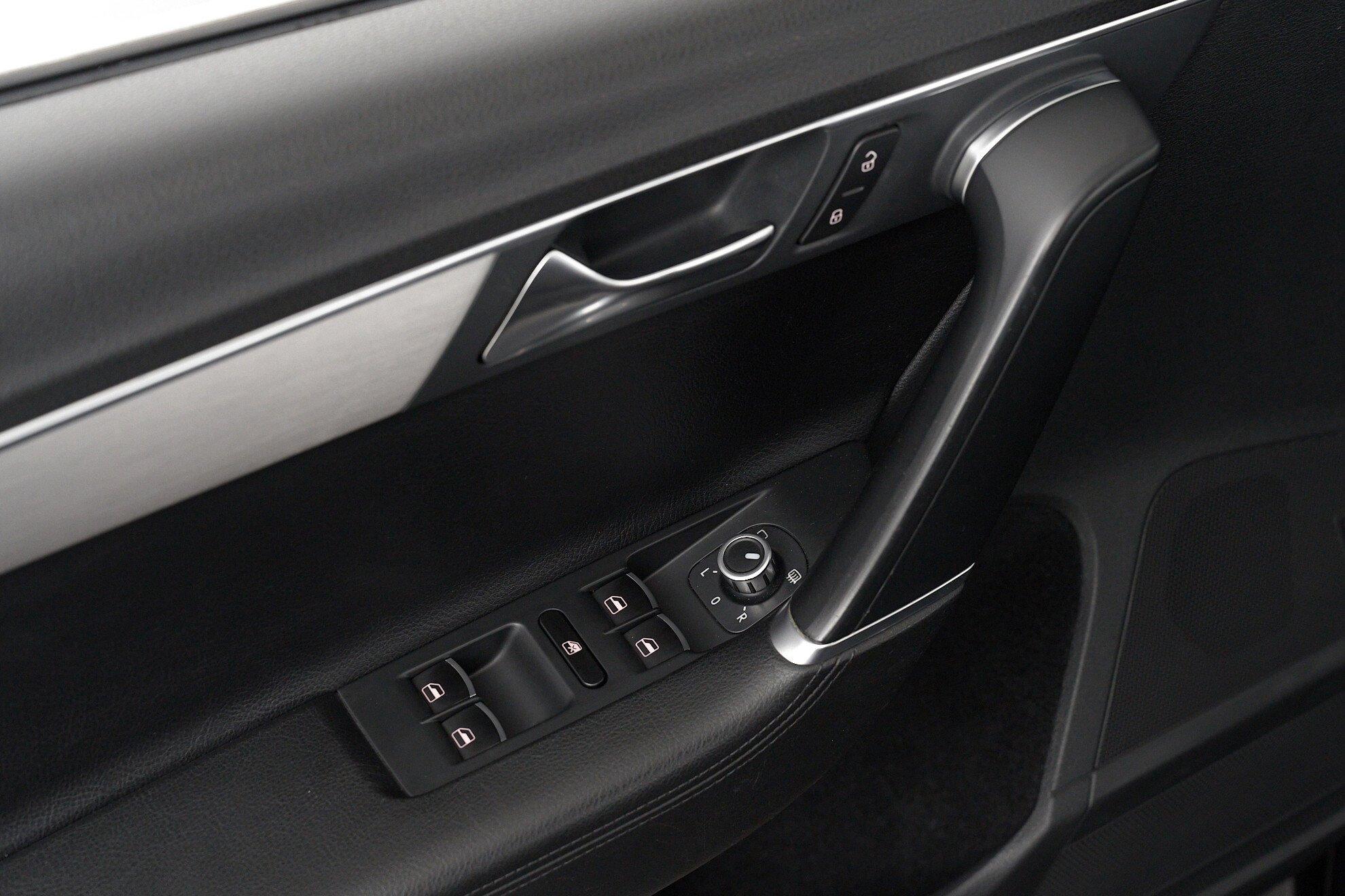 Volkswagen Passat 2011, черный