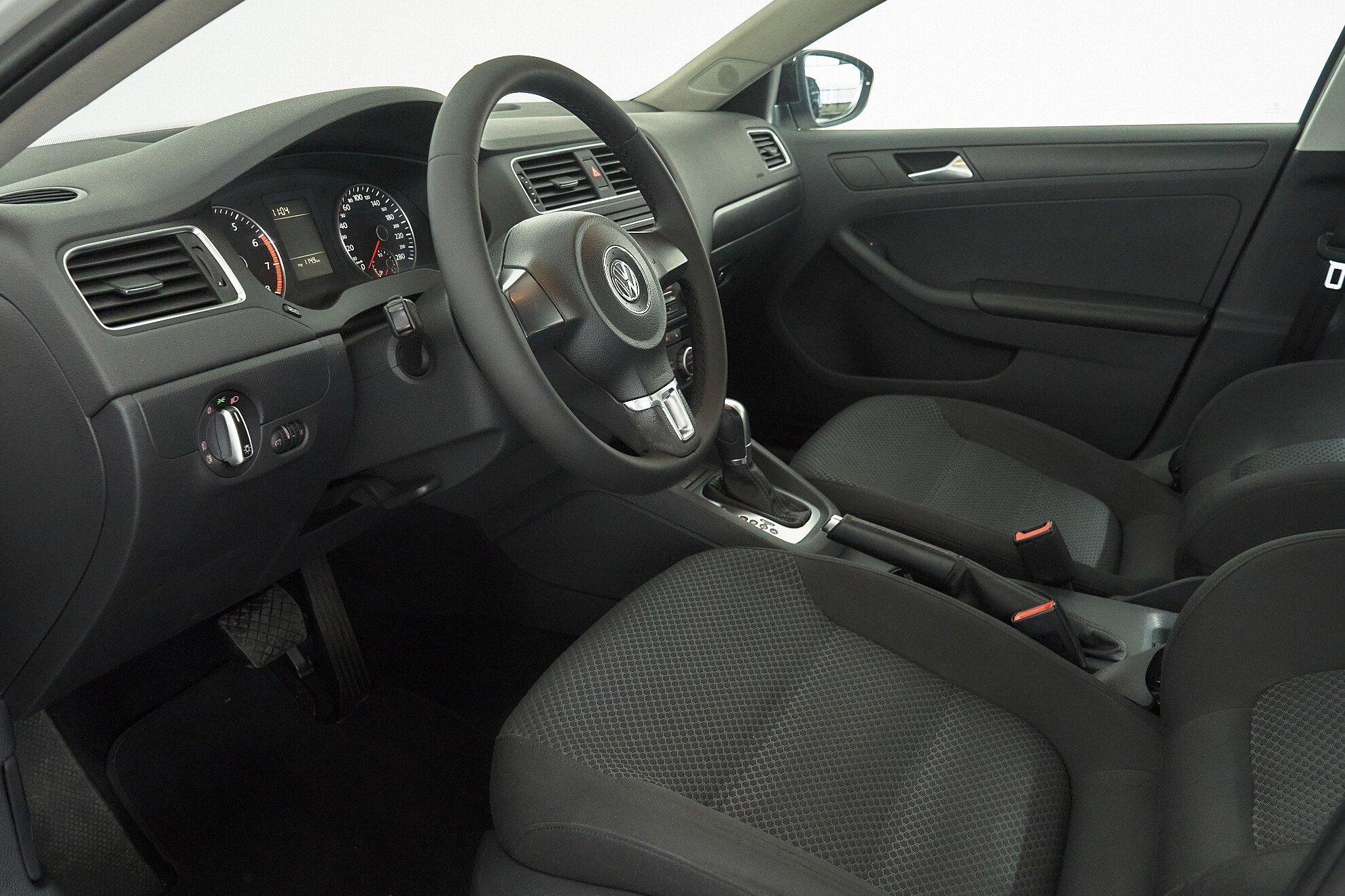 Volkswagen Jetta 2014, белый