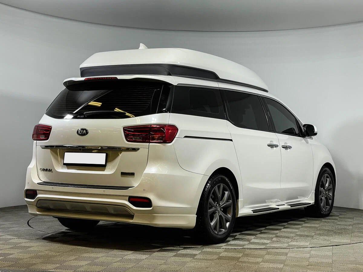 Kia Carnival 2020, белый
