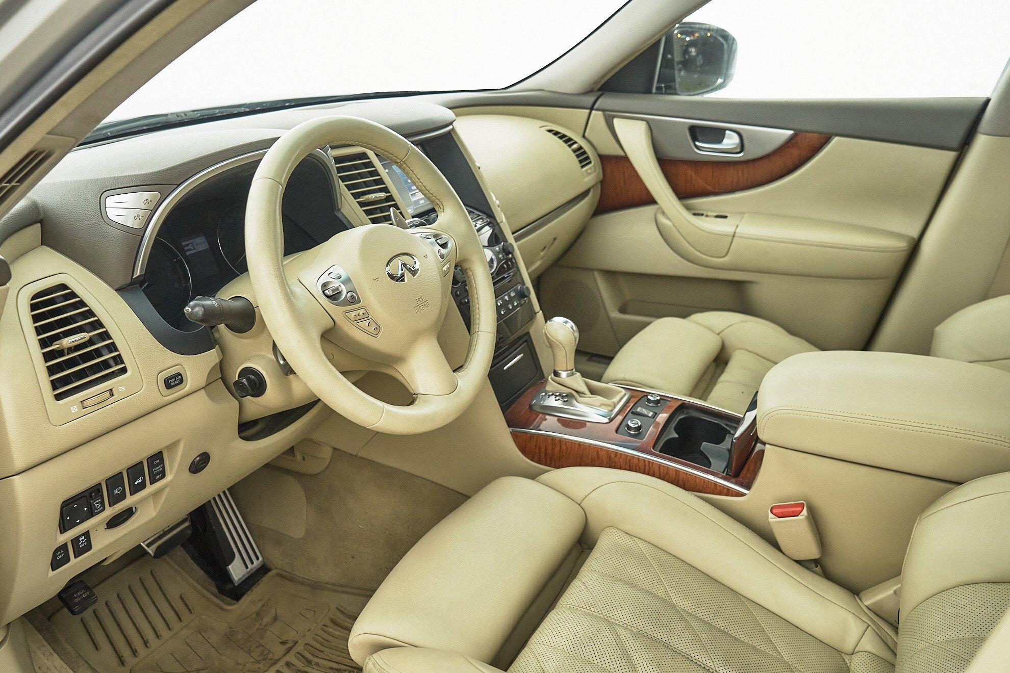 Infiniti FX 2012, серебряный
