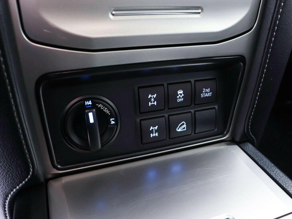 Toyota Land Cruiser Prado 2019, коричневый