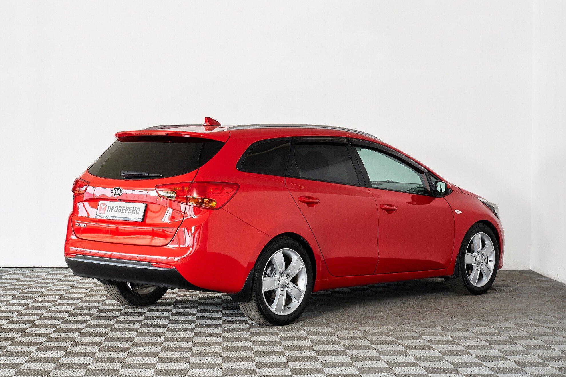 Kia Ceed 2018, красный