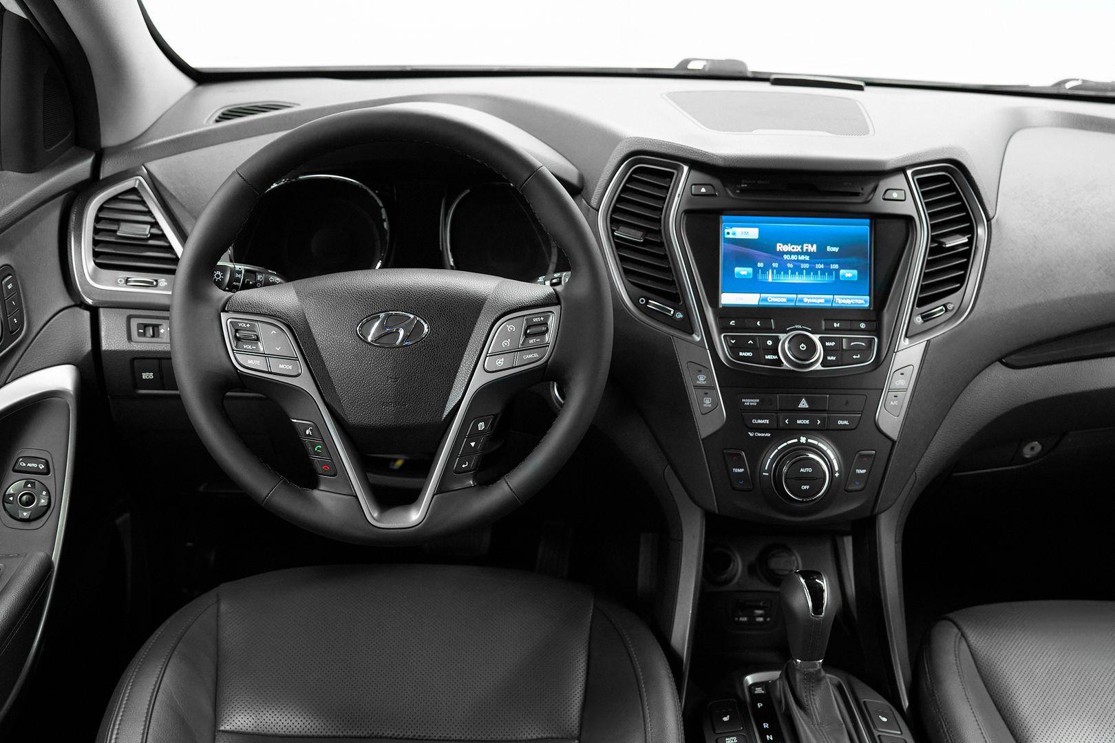 Hyundai Santa Fe 2015, белый