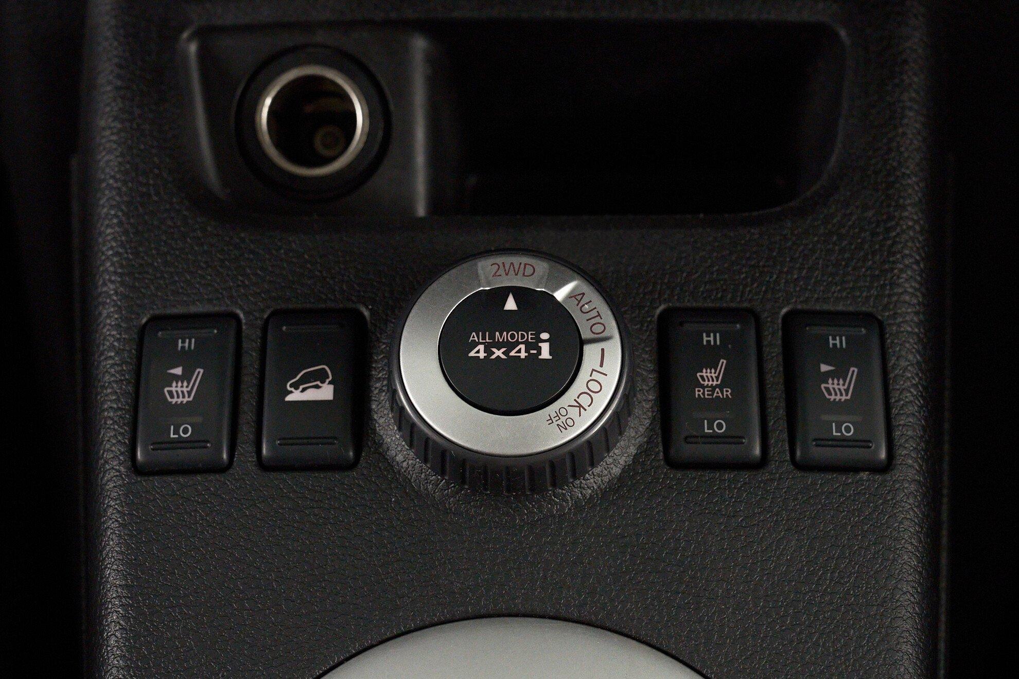 Nissan X-Trail 2012, серебряный