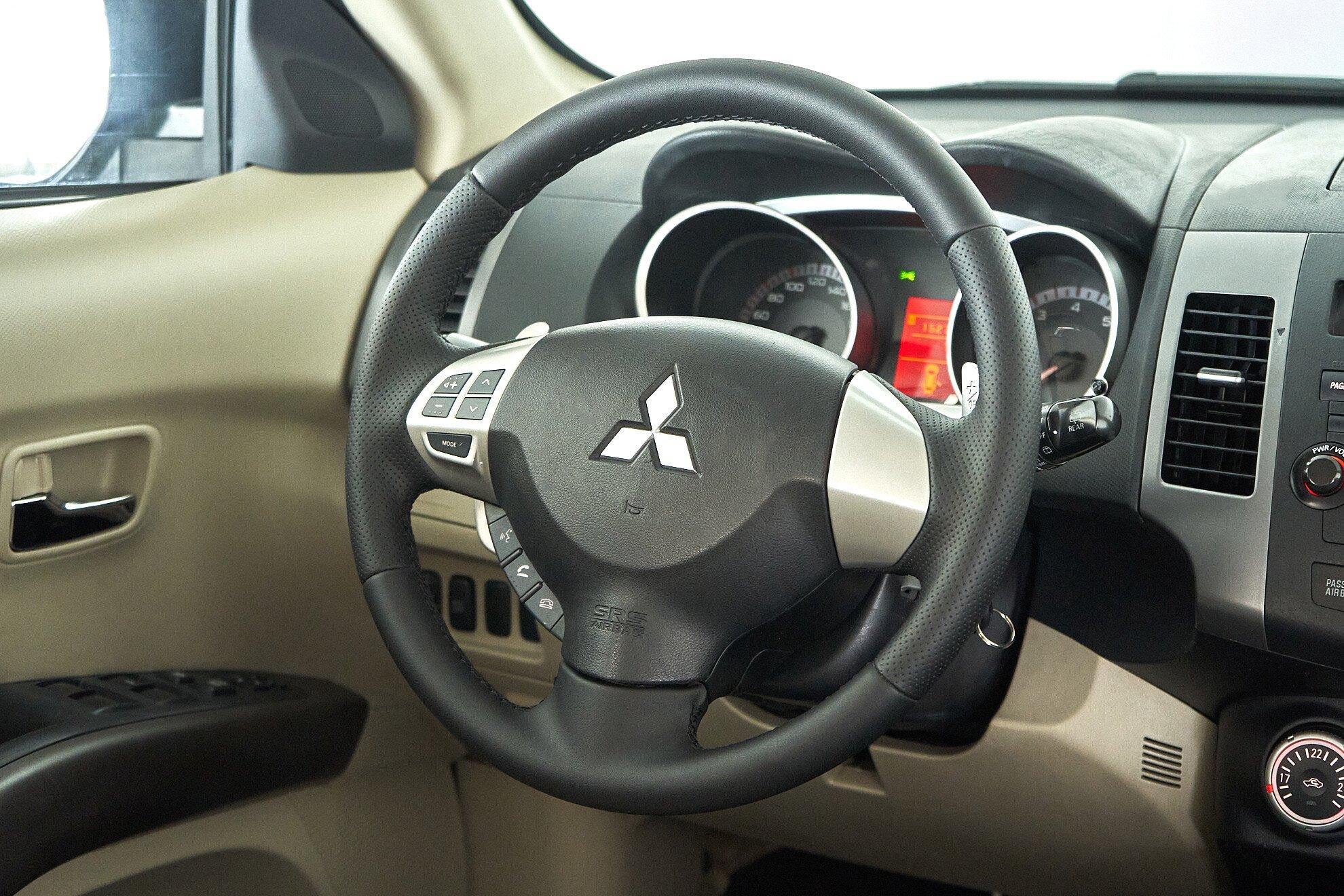 Mitsubishi Outlander 2008, черный