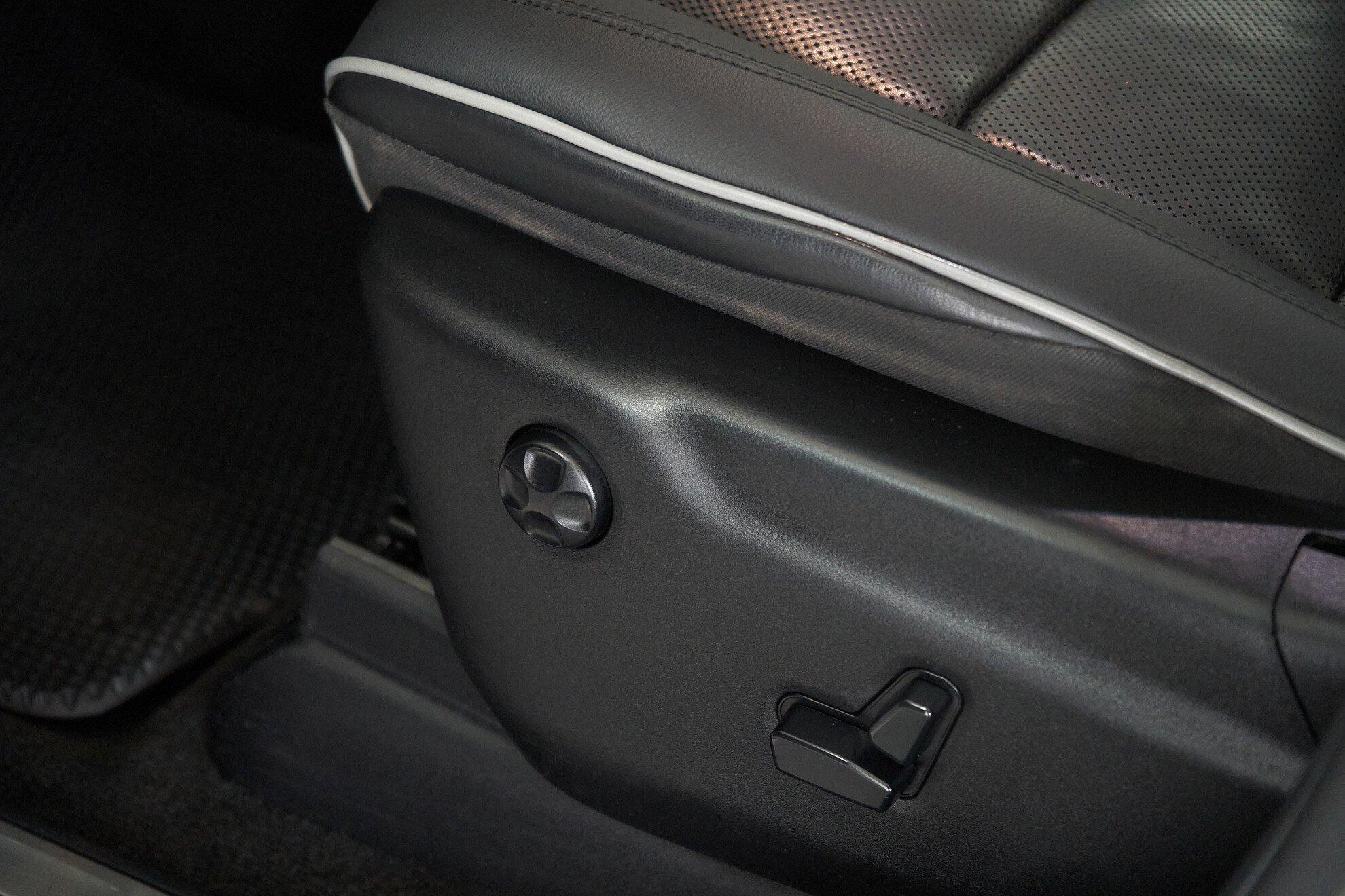 Jeep Grand Cherokee 2012, белый