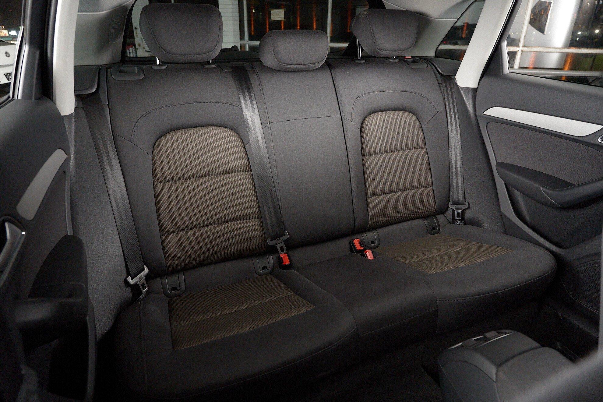 Audi Q3 2013, черный