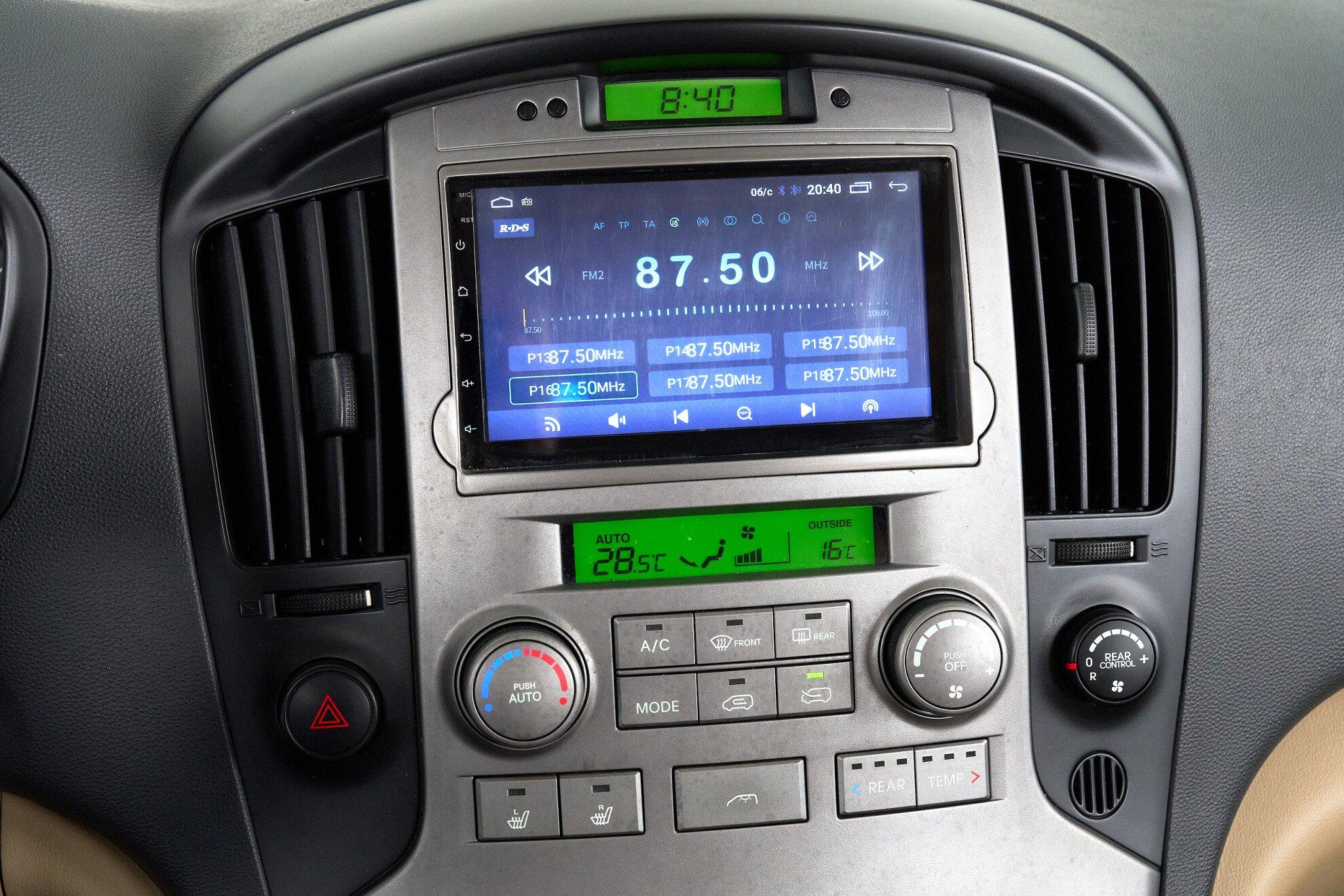 Hyundai Grand Starex 2012, серый