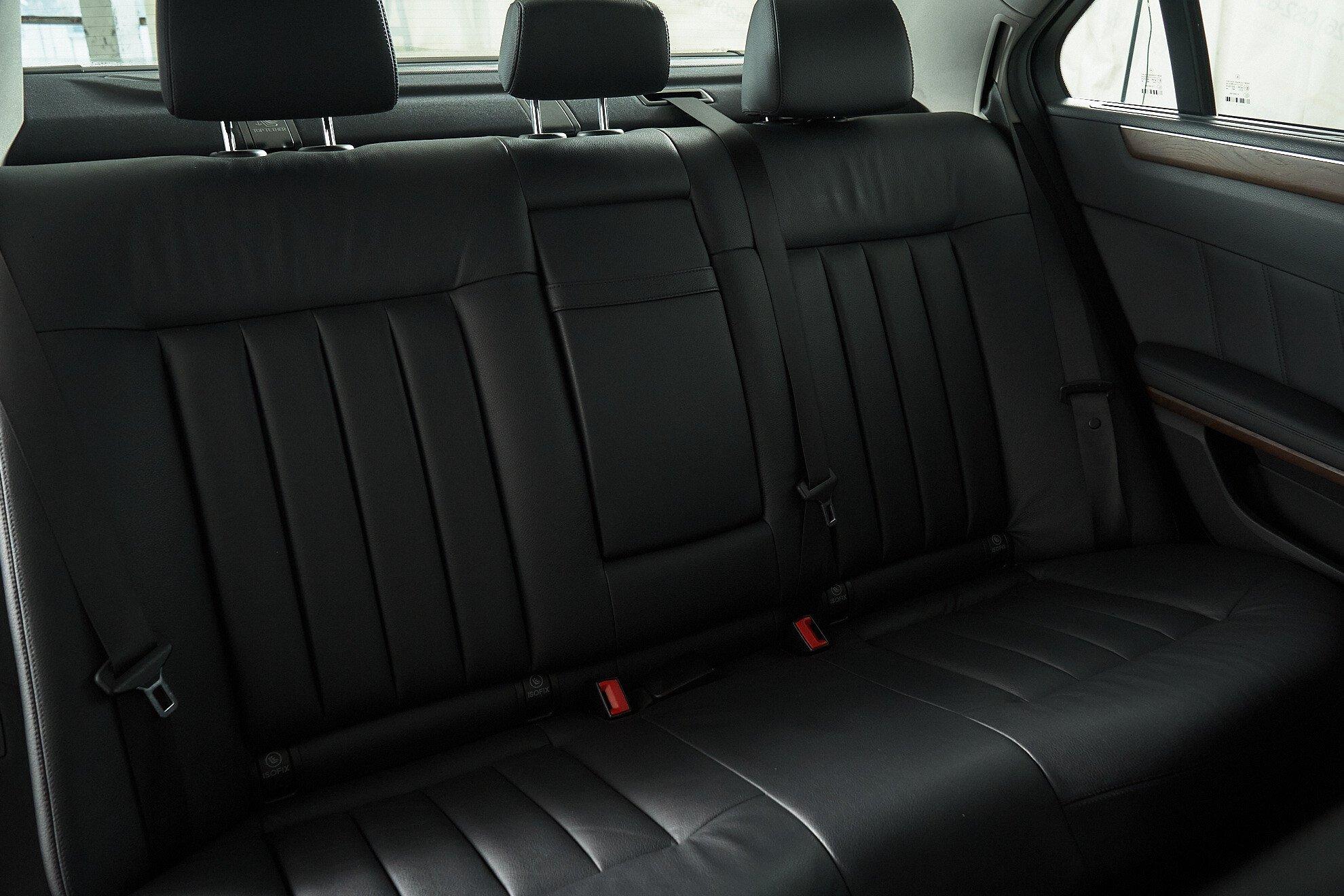Mercedes-Benz E-Класс 2011, черный