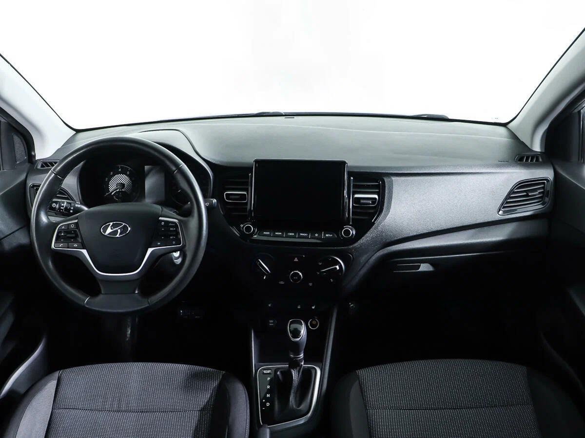Hyundai Solaris 2022, серый