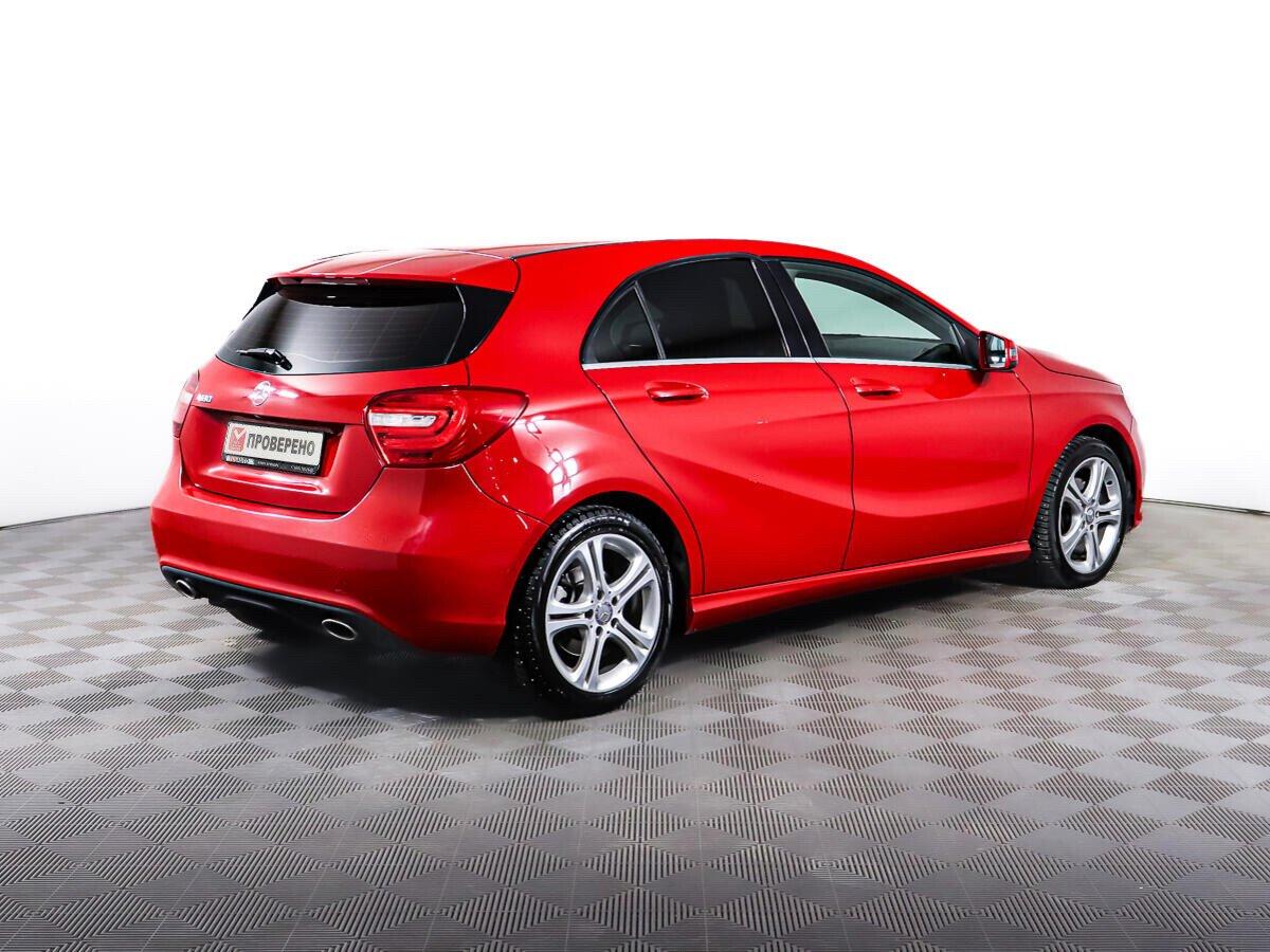 Mercedes-Benz A-Класс 2015, красный