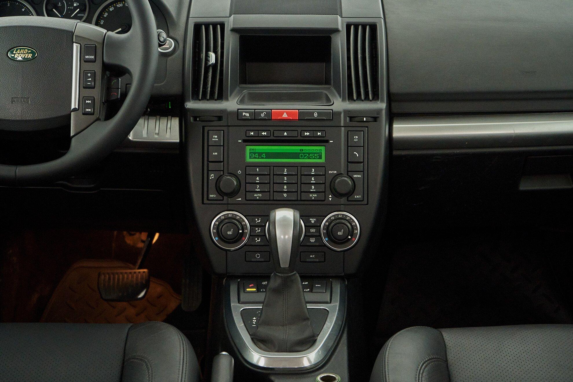 Land Rover Freelander 2010, серый