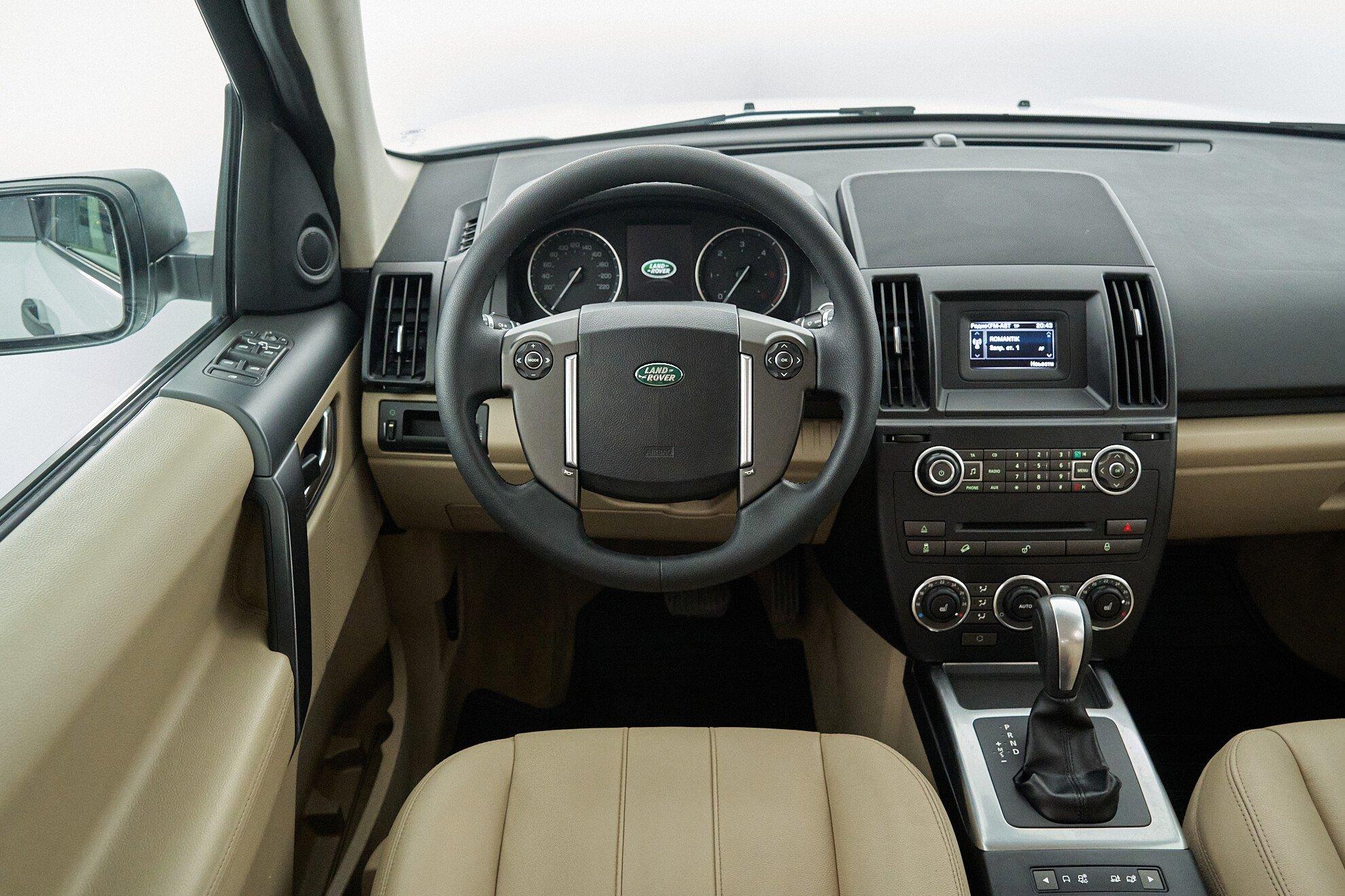 Land Rover Freelander 2013, белый