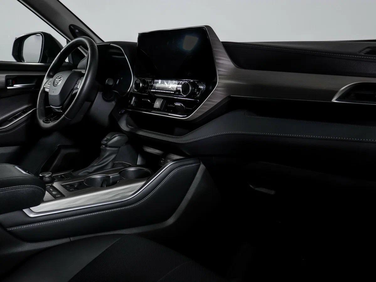 Toyota Highlander 2025, черный