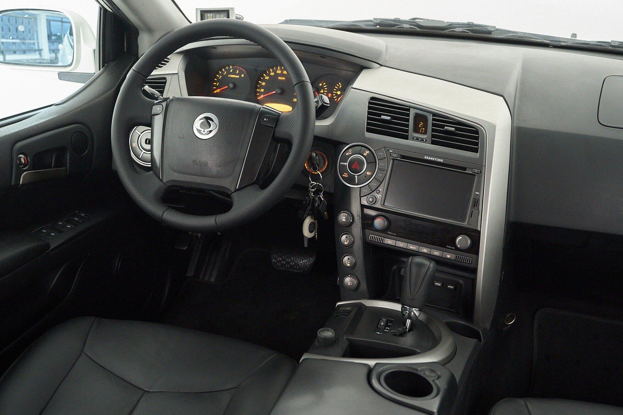 SsangYong Kyron 2013, белый