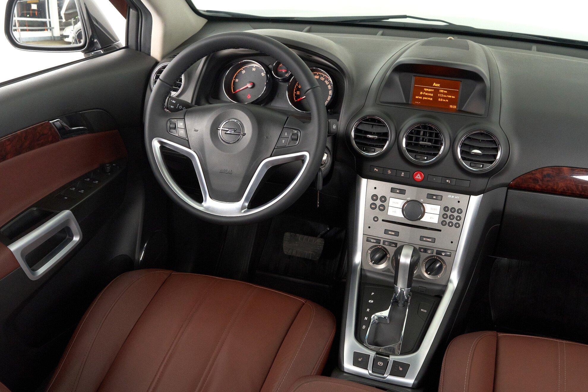 Opel Antara 2013, черный