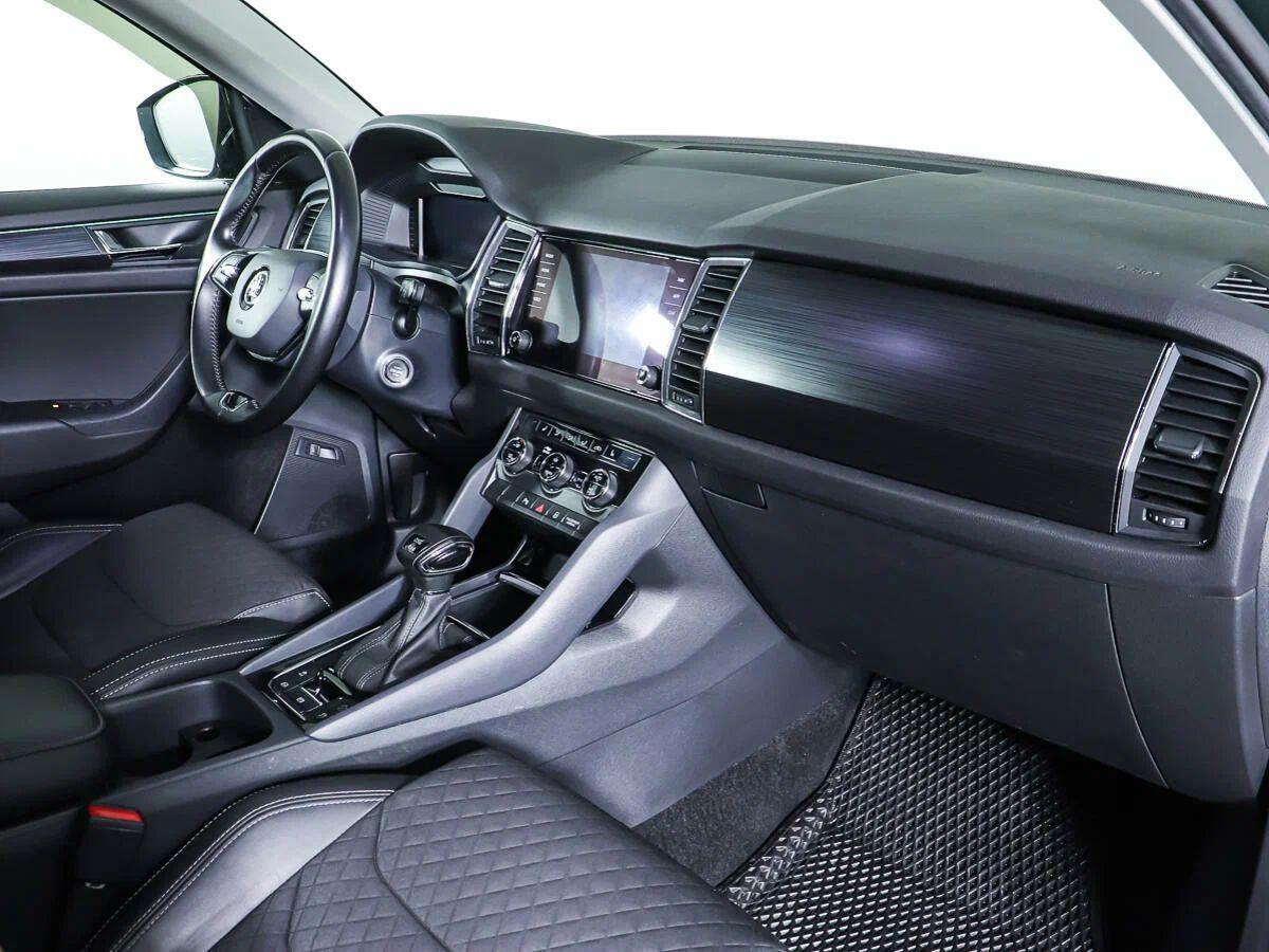 Skoda Kodiaq 2021, зеленый