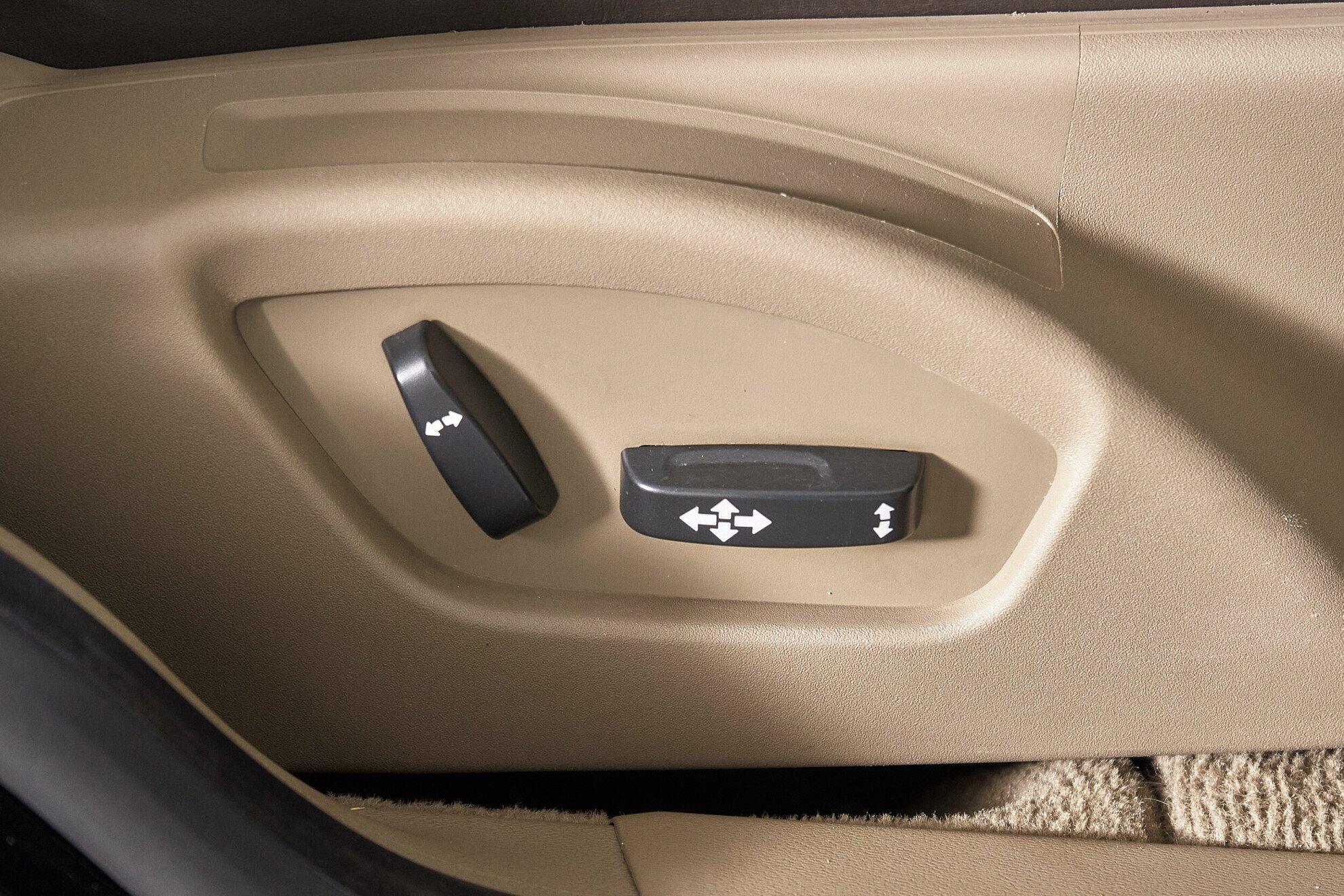 Volvo XC70 2012, черный