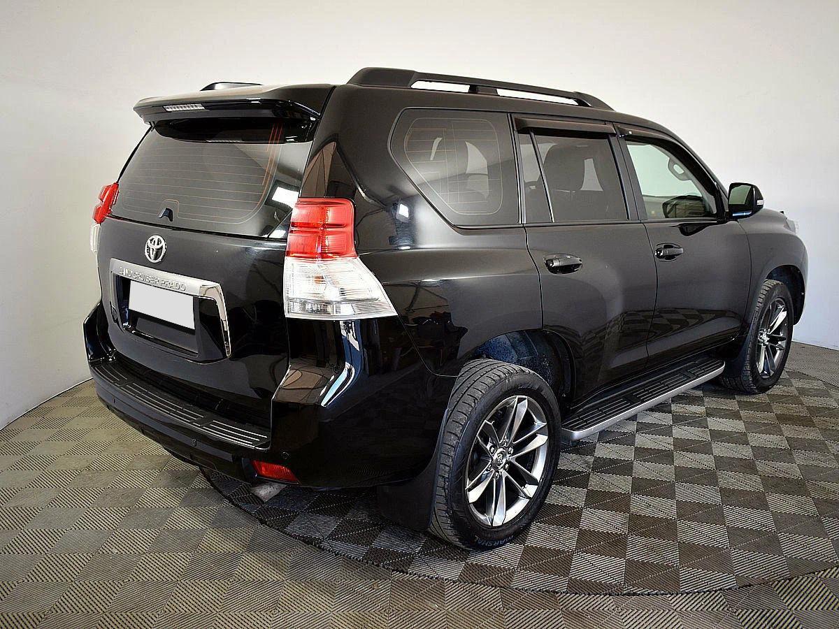Toyota Land Cruiser Prado 2010, черный